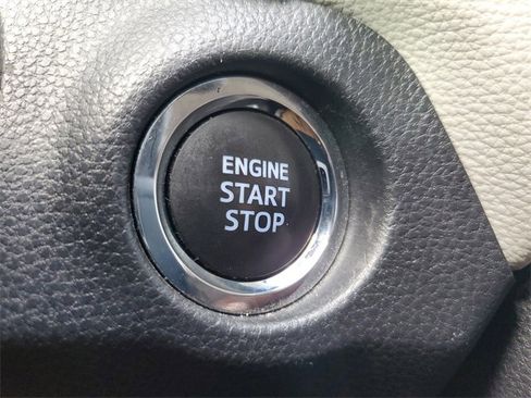 Used 2022 Toyota RAV4 XLE image 26