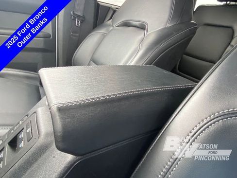 Used 2025 Ford Bronco Outer Banks AWD/4WD image 30