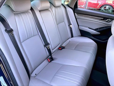 Used 2020 Honda Accord Touring image 18