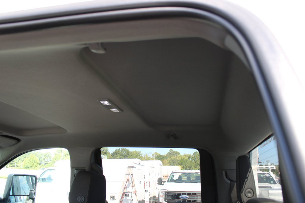 Used 2025 Chevrolet Silverado 3500 W/T w/ WT/CX Safety Package AWD/4WD image 30