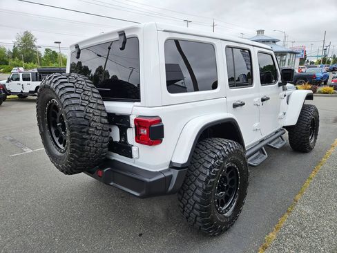 Used 2023 Jeep Wrangler Unlimited Rubicon 4xe AWD/4WD image 5