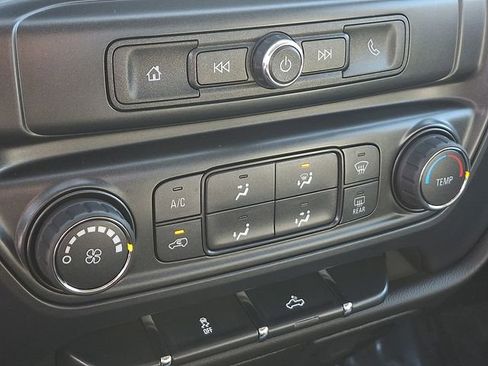 Used 2019 Chevrolet Silverado 1500 Custom w/ Custom Convenience Package image 18