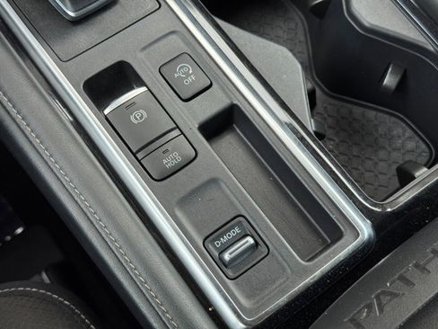 Used 2023 Nissan Pathfinder SL w/ SL Premium Package FWD image 29