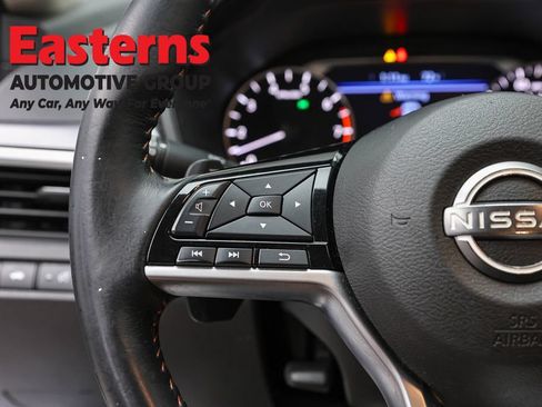 Used 2023 Nissan Altima 2.5 SR FWD image 15