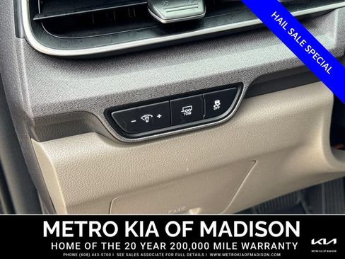 Used 2026 Kia Carnival EX FWD image 12