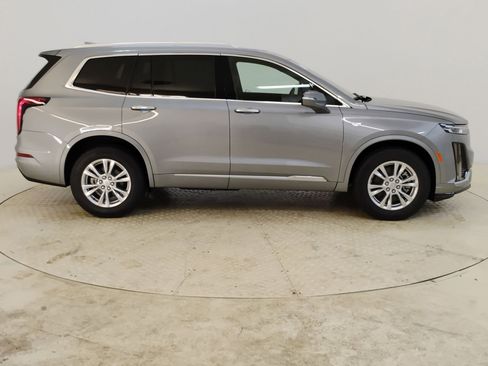 New 2025 Cadillac XT6 Luxury image 7