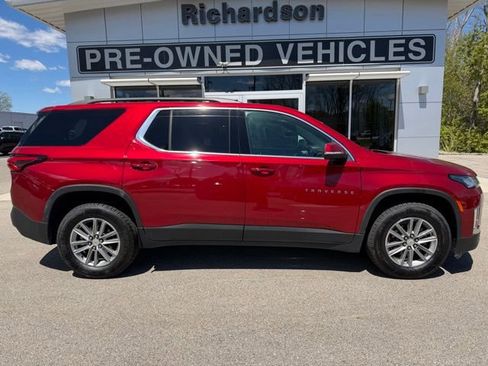 Certified 2023 Chevrolet Traverse LT FWD image 2