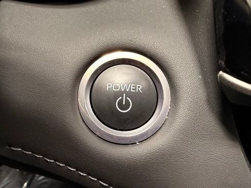 Used 2024 Toyota Highlander XLE AWD/4WD image 33