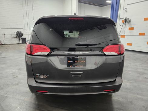 Used 2021 Chrysler Voyager Lxi image 11