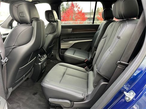 Used 2026 Cadillac Vistiq Sport image 15