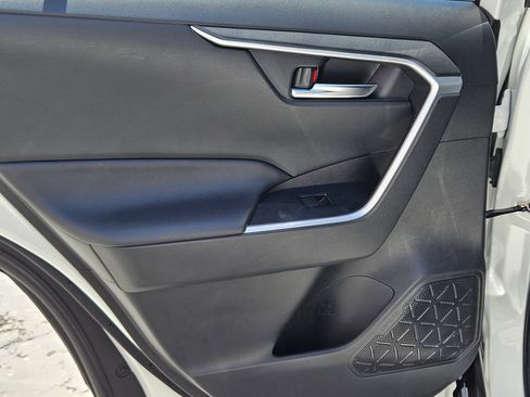 Used 2021 Toyota RAV4 XLE FWD image 23