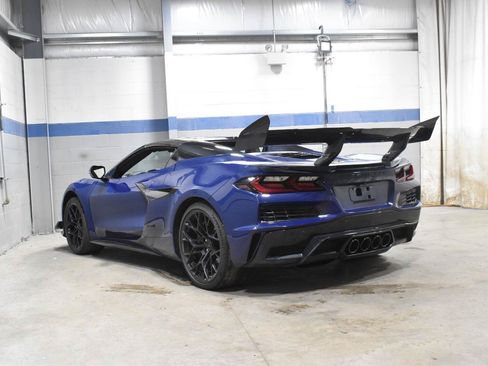 Used 2025 Chevrolet Corvette ZR1 w/ ZR1 Carbon Fiber Aero Package RWD image 17