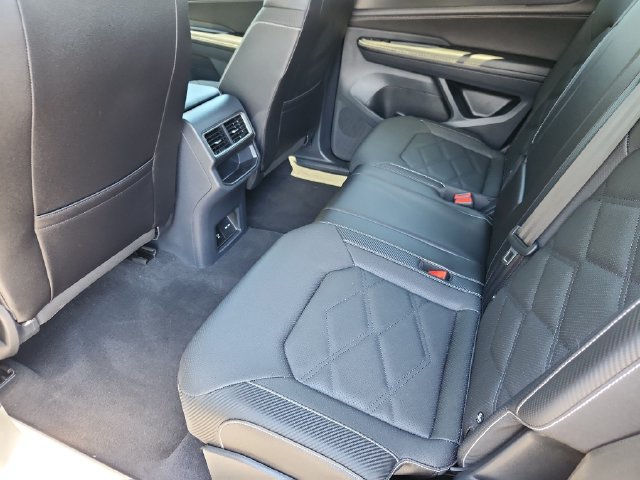 Certified 2026 Volkswagen Atlas Cross Sport SE AWD/4WD image 8