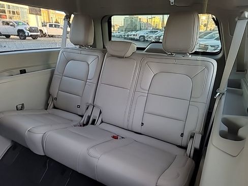 Used 2019 Lincoln Navigator L Reserve image 13