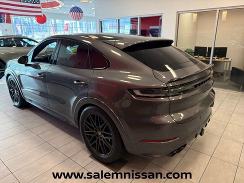 Used 2026 Porsche Cayenne GTS AWD/4WD image 3