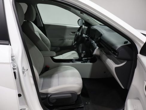 Used 2025 Hyundai Kona SEL image 23