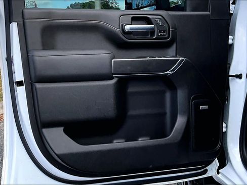 Used 2022 GMC Sierra 2500 AT4 w/ AT4 Premium Plus Package image 26