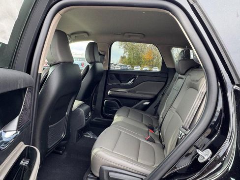 New 2026 Lincoln Corsair Premiere image 12