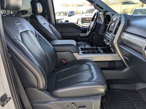 Used 2022 Ford F350 Platinum image 29