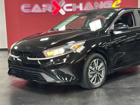 Used 2023 Kia Forte LXS w/ LXS Technology Package FWD image 11