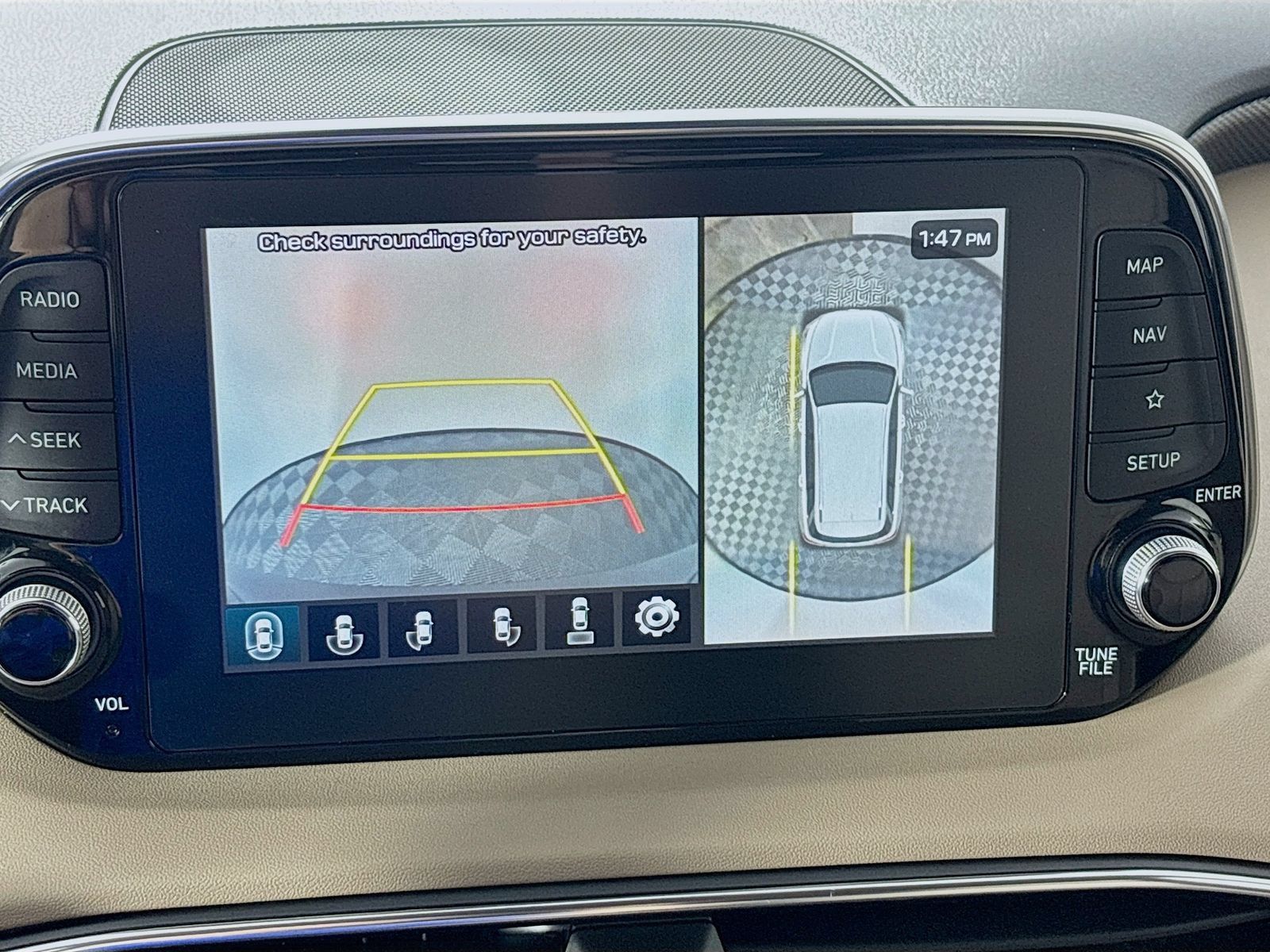 Used 2020 Hyundai Santa Fe Limited FWD image 14