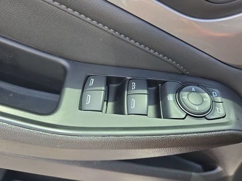 Used 2023 Chevrolet Traverse LT FWD image 30