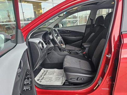 Used 2021 Hyundai Kona SEL Plus w/ Cargo Package image 19