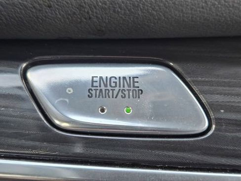 Used 2023 Buick Enclave Essence image 20