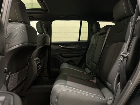 New 2026 Jeep Grand Cherokee Laredo X image 8