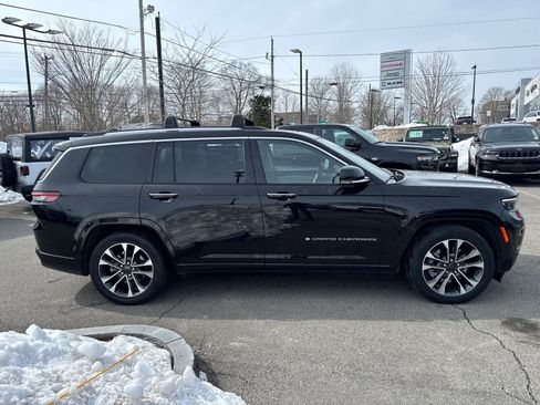 Used 2023 Jeep Grand Cherokee L Overland w/ Luxury Tech Group IV image 7