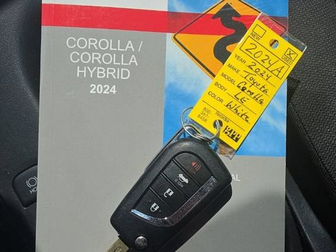 Used 2024 Toyota Corolla LE FWD image 24
