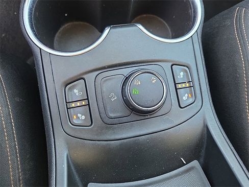 Used 2018 GMC Terrain SLE image 23