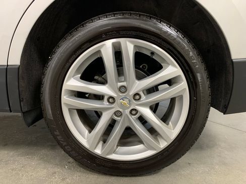 Used 2020 Chevrolet Equinox Premier AWD/4WD image 5