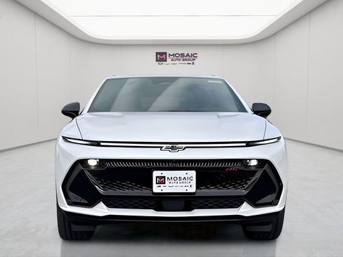 New 2025 Chevrolet Equinox EV RS w/ Convenience Package II image 2