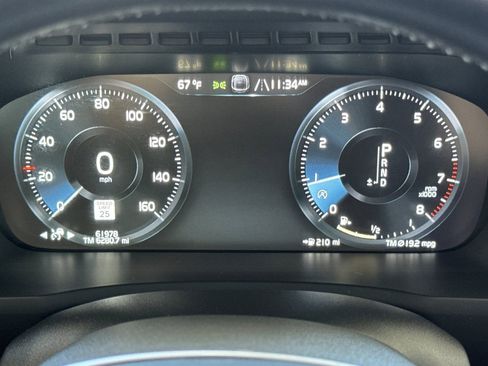 Used 2021 Volvo XC90 T6 Momentum w/ Advanced Package image 28