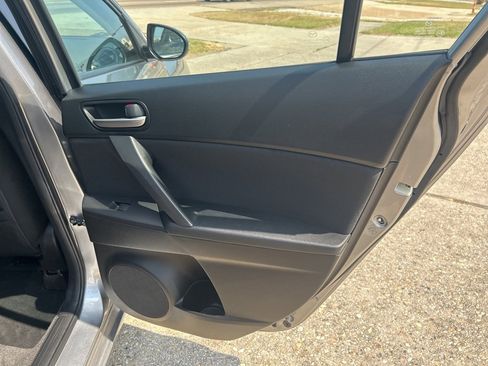 Used 2010 MAZDA MAZDA3 i Touring image 19