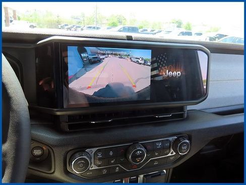 Certified 2025 Jeep Wrangler Sport AWD/4WD image 15