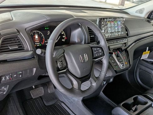 New 2026 Honda Odyssey Elite image 3