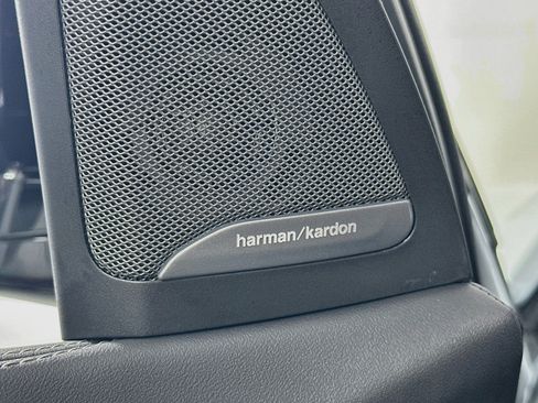 Used 2025 BMW X7 M60i AWD/4WD image 19