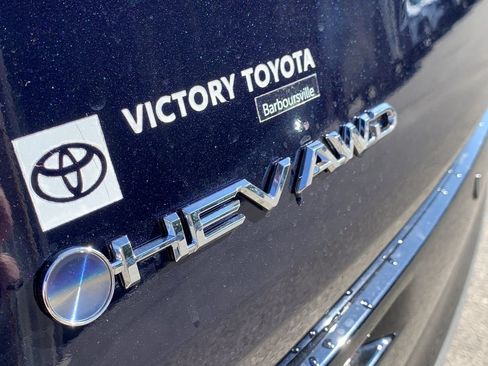 Used 2026 Toyota Sienna Platinum AWD/4WD image 38