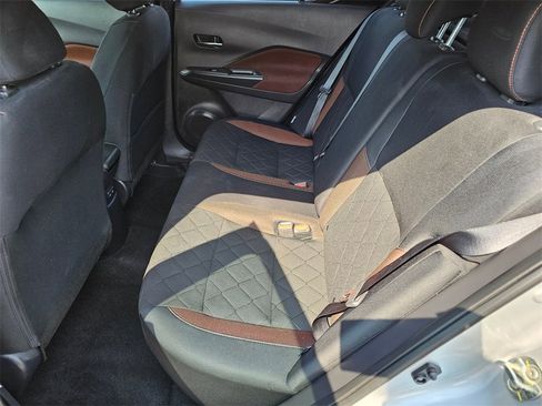 Used 2020 Nissan Kicks SR image 10