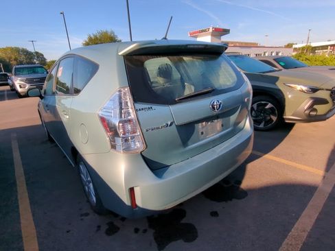 Used 2013 Toyota Prius V Two FWD image 4
