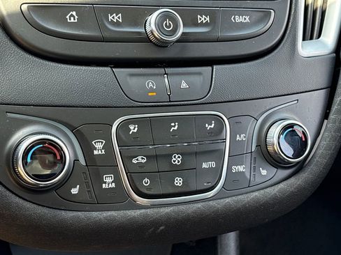 Used 2024 Chevrolet Malibu LT FWD image 14
