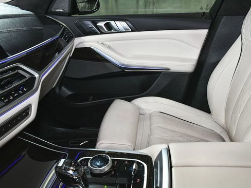 Used 2020 BMW X7 M50i AWD/4WD image 48