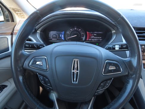 Used 2017 Lincoln MKZ Reserve image 12