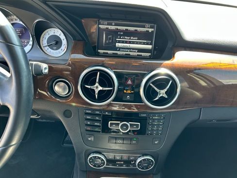 Used 2013 Mercedes-Benz GLK 350 4MATIC image 19