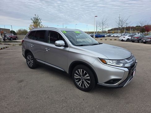 Used 2019 Mitsubishi Outlander SEL image 3