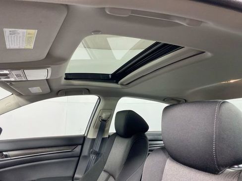 Used 2020 Honda Accord EX image 28