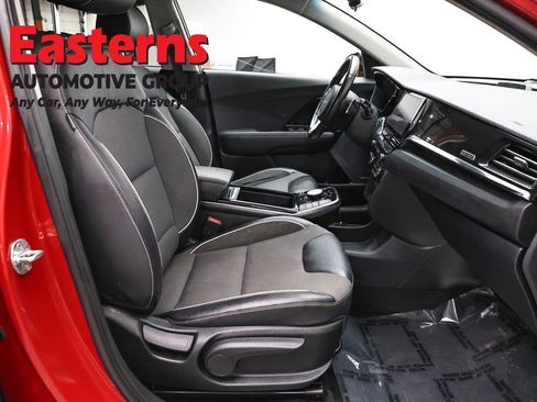 Used 2022 Kia Niro EX w/ Cold Weather Package FWD image 24