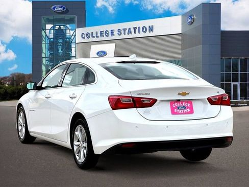 Used 2024 Chevrolet Malibu LT image 3